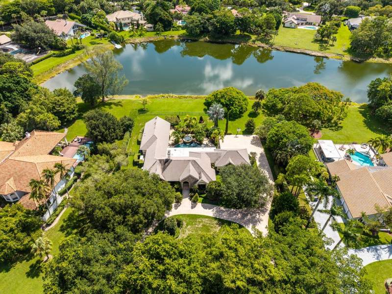 5 bedroom Single Family Residence at 5591 W Leitner Drive, Whispering Woods, Coral Springs — photo 5