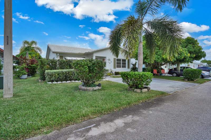 2 bedroom Single Family Residence at 7107 NW 73rd Street, Mainlands Of Tamarac Lakes, Tamarac — photo 4