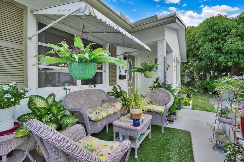 2 bedroom Single Family Residence at 7107 NW 73rd Street, Mainlands Of Tamarac Lakes, Tamarac — photo 2