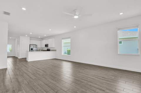 977 SE Crosswood Way, Port St. Lucie FL - photo 10 of 35