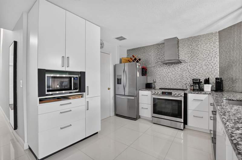 2 bedroom Townhouse at 2260 Discovery Circle, Coral Point North, Deerfield Beach — photo 5