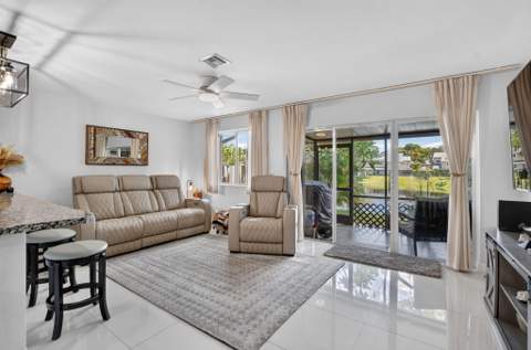 2260 Discovery Circle, Deerfield Beach FL - photo 11 of 43