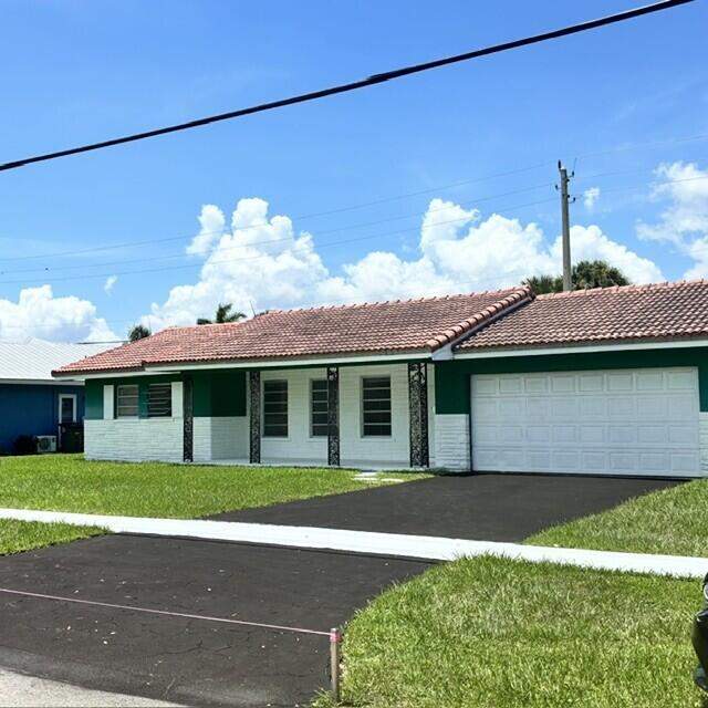 2 bedroom Single Family Residence at 3633 NE 6th Drive, Lake Rogers Isle Unit C, Boca Raton — photo 2