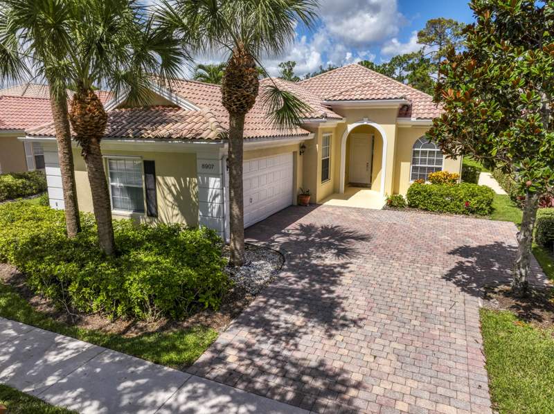 3 bedroom Single Family Residence at 8907 Oldham Way, Carleton Oaks, Palm Beach Gardens — photo 3