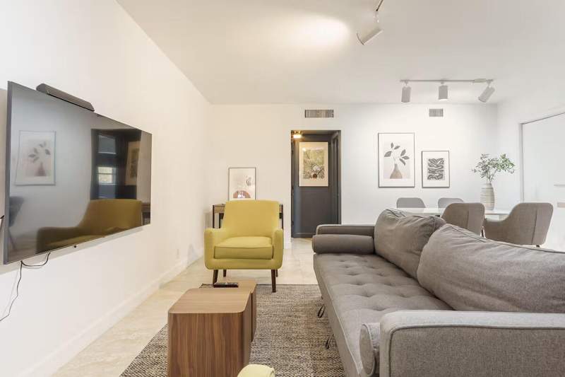 1 bedroom Condominium at 2404 NE 33rd Avenue #4, Cypress Arms Condo, Fort Lauderdale — photo 4