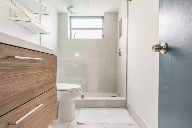 1 bedroom Condominium at 2404 NE 33rd Avenue #4, Cypress Arms Condo, Fort Lauderdale — photo 5