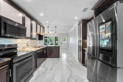 819 6th Street, Lake Park FL - photo 13 of 57