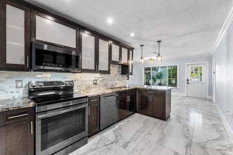 819 6th Street, Lake Park FL - photo 14 of 57