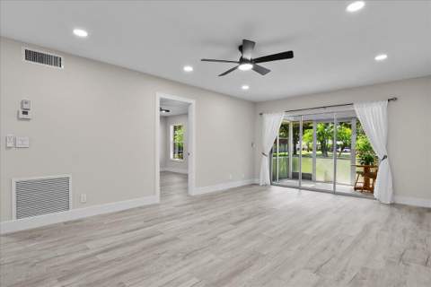 742 Nantucket Circle, Lake Worth FL - photo 9 of 42