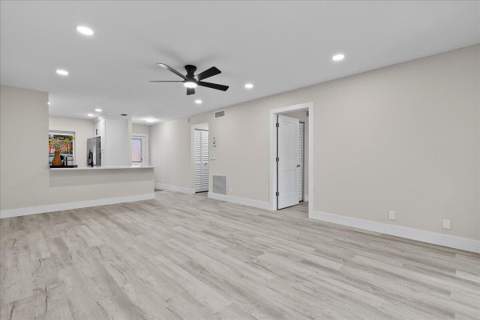 742 Nantucket Circle, Lake Worth FL - photo 7 of 42