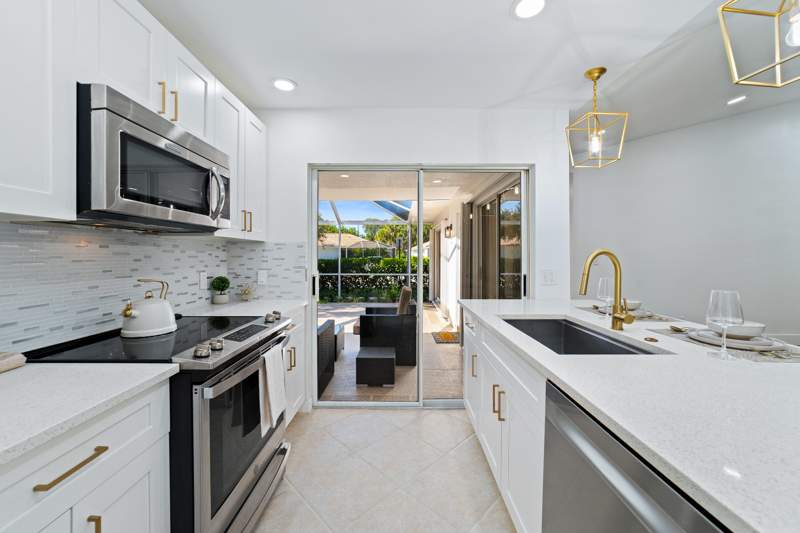 2 bedroom Single Family Residence at 2301 Pin Oak Court, Oaks-Sunterrace 1, Palm Beach Gardens — photo 2