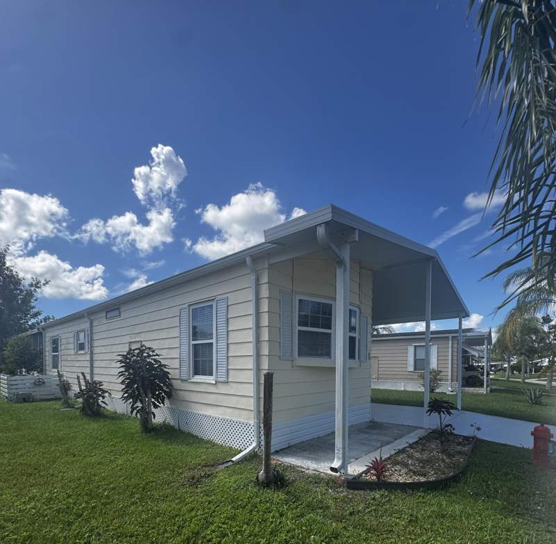 2 bedroom Mobile Home at 3 Ecuador Court, Spanish Lakes Country Club Village, Fort Pierce — photo 2