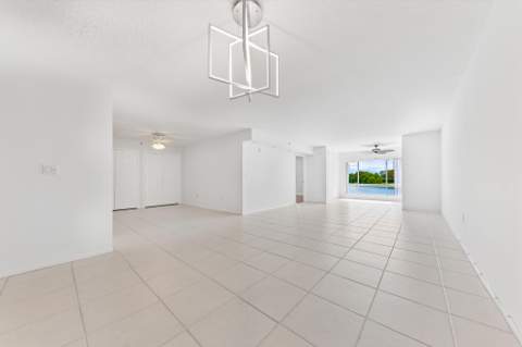 5842 Crystal Shores Drive #205, Boynton Beach FL - photo 11 of 32