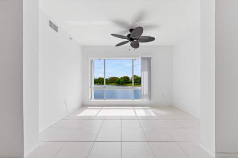 5842 Crystal Shores Drive #205, Boynton Beach FL - photo 9 of 32