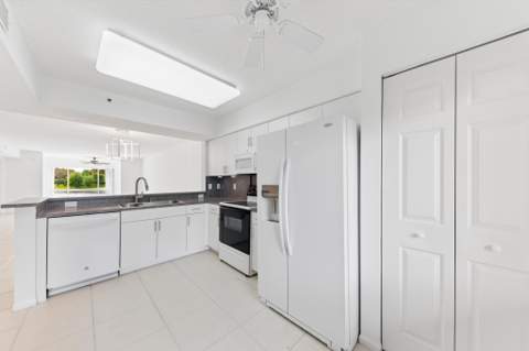 5842 Crystal Shores Drive #205, Boynton Beach FL - photo 6 of 32