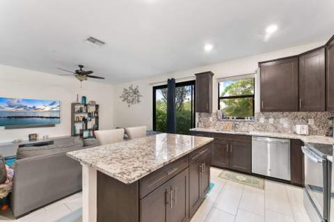 5295 Santa Maria Avenue, Boynton Beach FL - photo 9 of 45