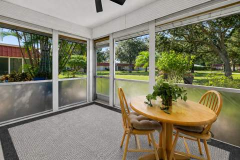 742 Nantucket Circle, Lake Worth FL - photo 16 of 42