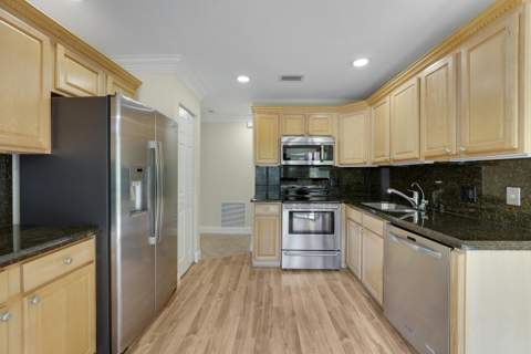 13 Lexington Lane #A, Palm Beach Gardens FL - photo 7 of 27