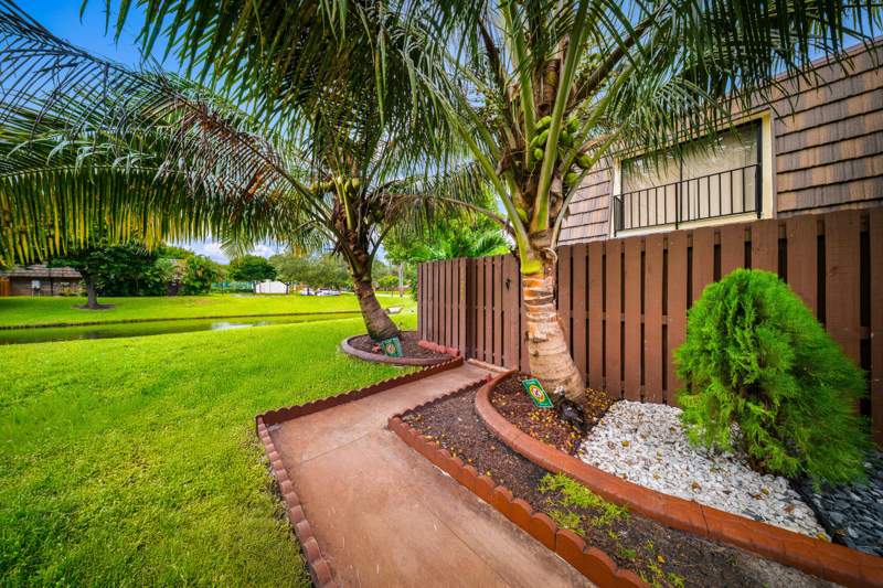 2 bedroom Townhouse at 1524 Forest Lakes Circle #A, Forest Lakes, West Palm Beach — photo 4