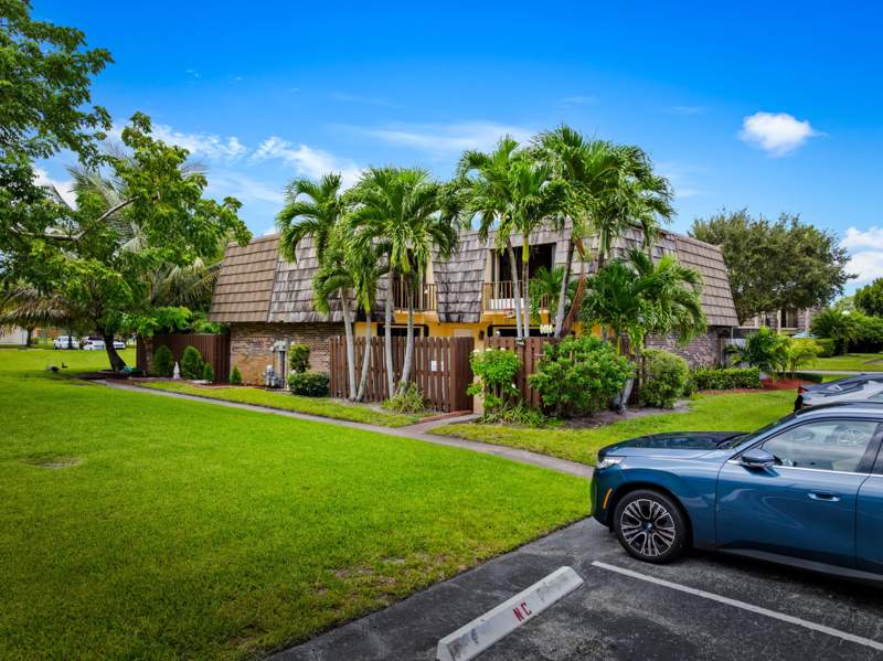 2 bedroom Townhouse at 1524 Forest Lakes Circle #A, Forest Lakes, West Palm Beach — photo 5