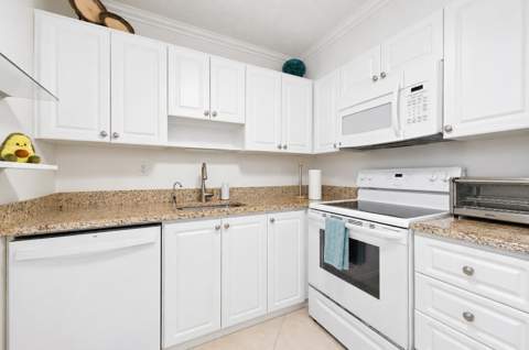 21 Flanders A, Delray Beach FL - photo 9 of 36