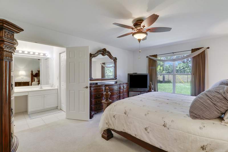 3 bedroom Single Family Residence at 1049 SW Janette Avenue, Port St Lucie Section 9, Port St. Lucie — photo 2