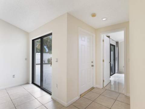 5933 Golden Eagle Circle, Palm Beach Gardens FL - photo 8 of 31