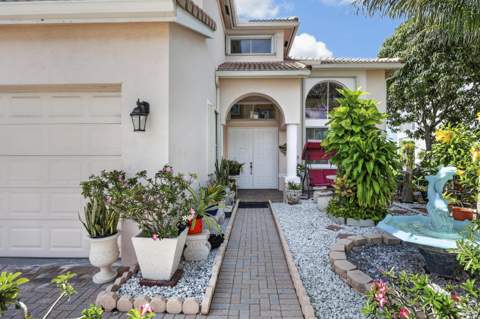 120 Isola Circle, Royal Palm Beach FL - photo 9 of 72