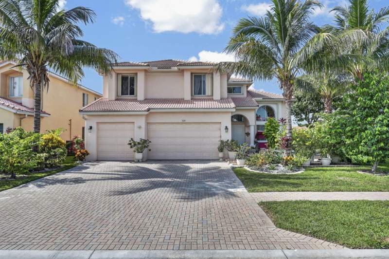 5 bedroom Single Family Residence at 120 Isola Circle, Bella Terra Pud 1, Royal Palm Beach — photo 3