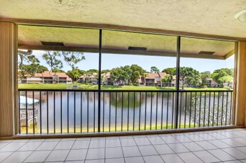 5751 Coach House Circle #E, Boca Raton FL - photo 21 of 38