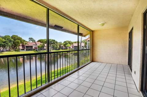 5751 Coach House Circle #E, Boca Raton FL - photo 22 of 38