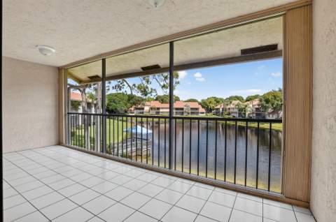 5751 Coach House Circle #E, Boca Raton FL - photo 20 of 38