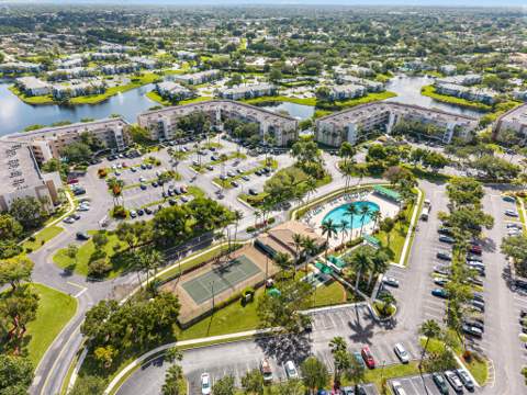 9539 Weldon Circle #F408, Tamarac FL - photo 6 of 35