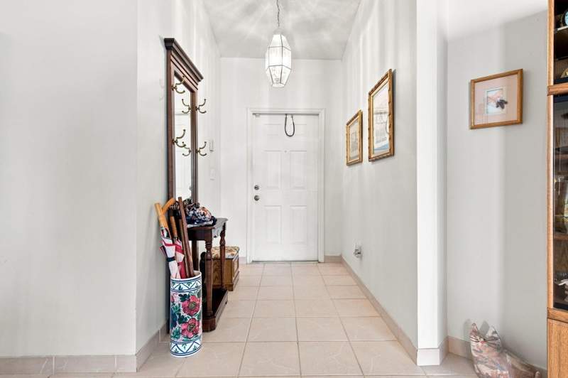 3 bedroom Single Family Residence at 7460 NW 1st Manor, Lakes Of Newport II, Plantation — photo 2