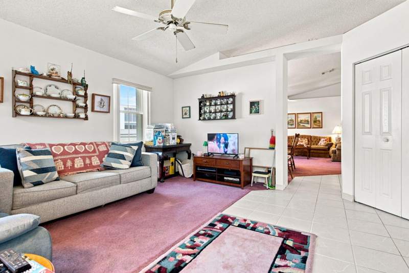 3 bedroom Single Family Residence at 7460 NW 1st Manor, Lakes Of Newport II, Plantation — photo 4