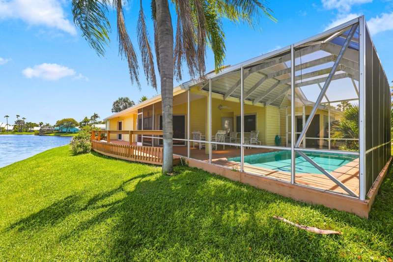3 bedroom Single Family Residence at 10461 SE Amberjack Court, Jupiter Narrows, Hobe Sound — photo 4