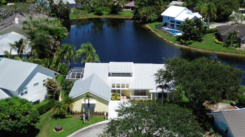 3 bedroom Single Family Residence at 10461 SE Amberjack Court, Jupiter Narrows, Hobe Sound — photo 2