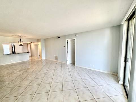 801 N Ocean Boulevard #202, Pompano Beach FL - photo 12 of 30