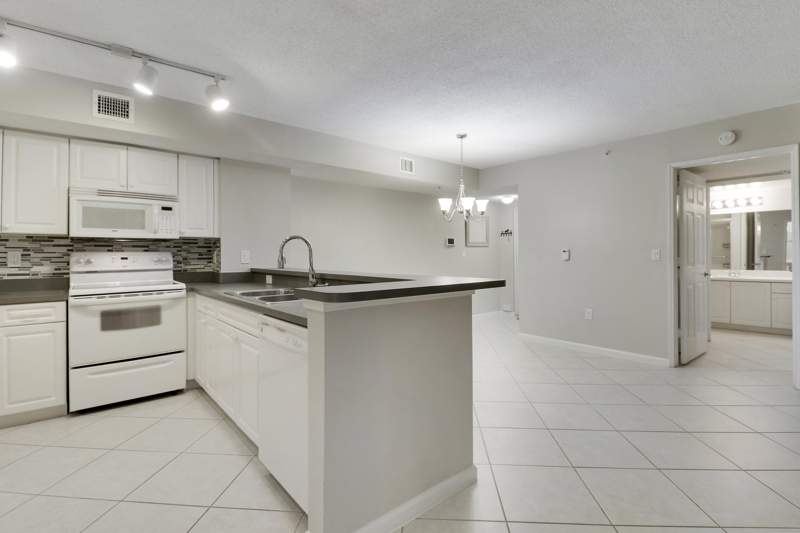 2 bedroom Condominium at 236 Village Boulevard #1106, Lighthouse Cove At Tequesta Condo, Tequesta — photo 2