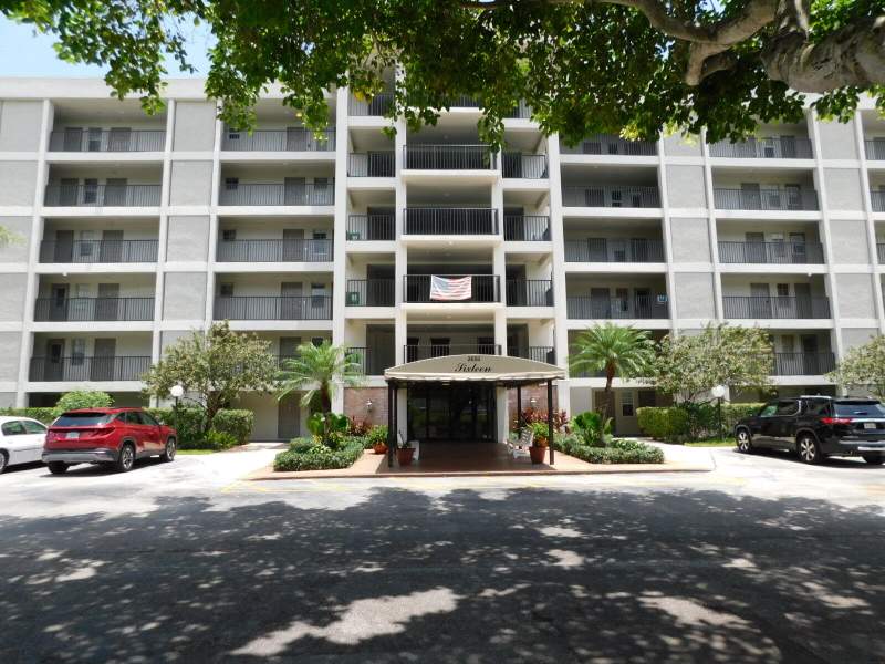 3 bedroom Condominium at 2650 S Course Drive #510, No 16 Palm-Aire Country Club, Pompano Beach — photo 2