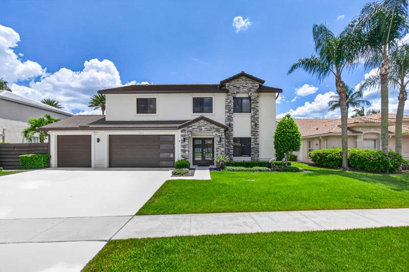 5 bedroom Single Family Residence at 3725 Cypress Lake Drive, Cypress Woods 1, Lake Worth — photo 2