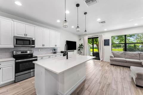 10175 Akenside Drive, Boca Raton FL - photo 10 of 38