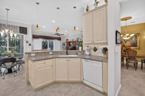 13064 Aliso Beach Drive, Delray Beach FL - photo 12 of 57