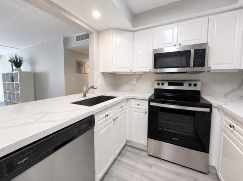 1301 River Reach Drive #111, Fort Lauderdale FL - photo 6 of 31