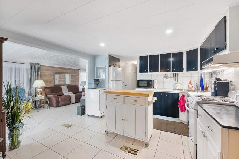 2 bedroom Manufactured Home at 8670 SW 18th Place, Park City Sec Two, Davie — photo 3
