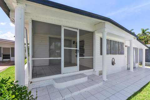 8670 SW 18th Place, Davie FL - photo 14 of 22