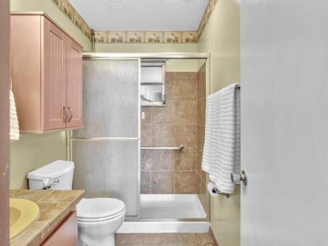 1907 SW 22nd Avenue, Boynton Beach FL - photo 13 of 63