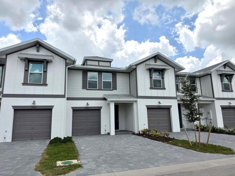 3 bedroom Townhouse at 12977 SW Forli Way, Central Park, Port St. Lucie — photo 3