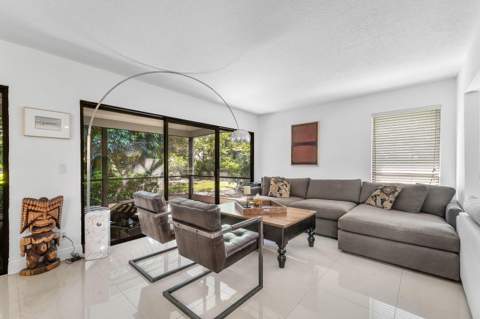 6387 Eastpointe Pines Street, Palm Beach Gardens FL - photo 7 of 20