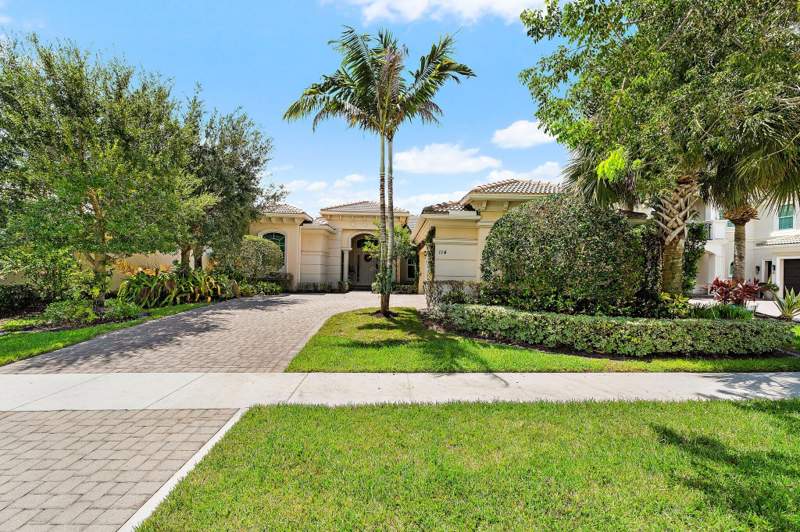 4 bedroom Single Family Residence at 114 Carmela Court, Jupiter Country Club, Jupiter — photo 2